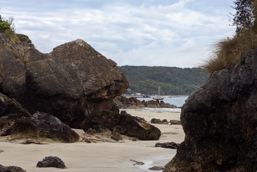 Anchoring at Waratah Bay